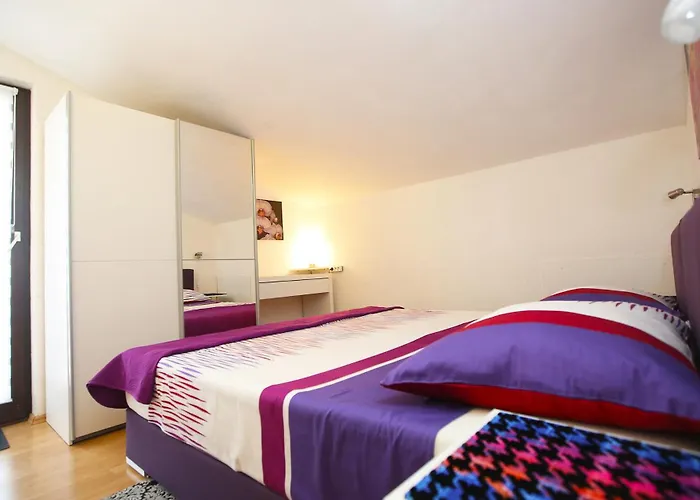 Stela Apartments