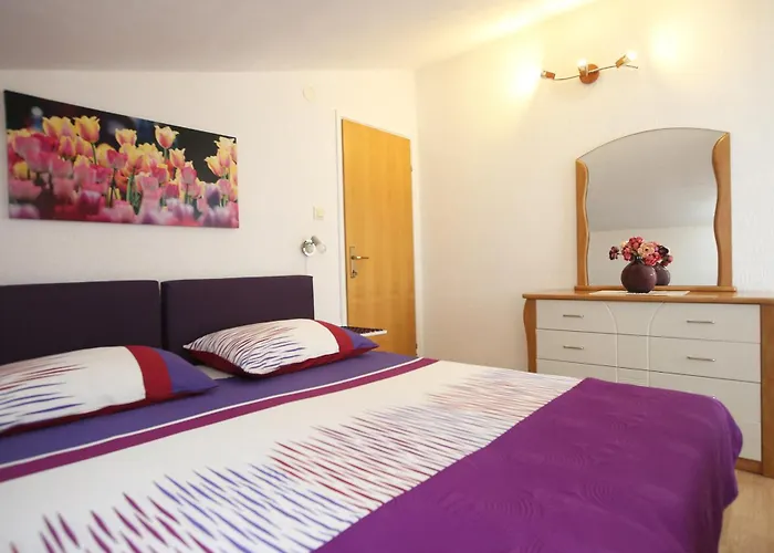 Stela Apartments