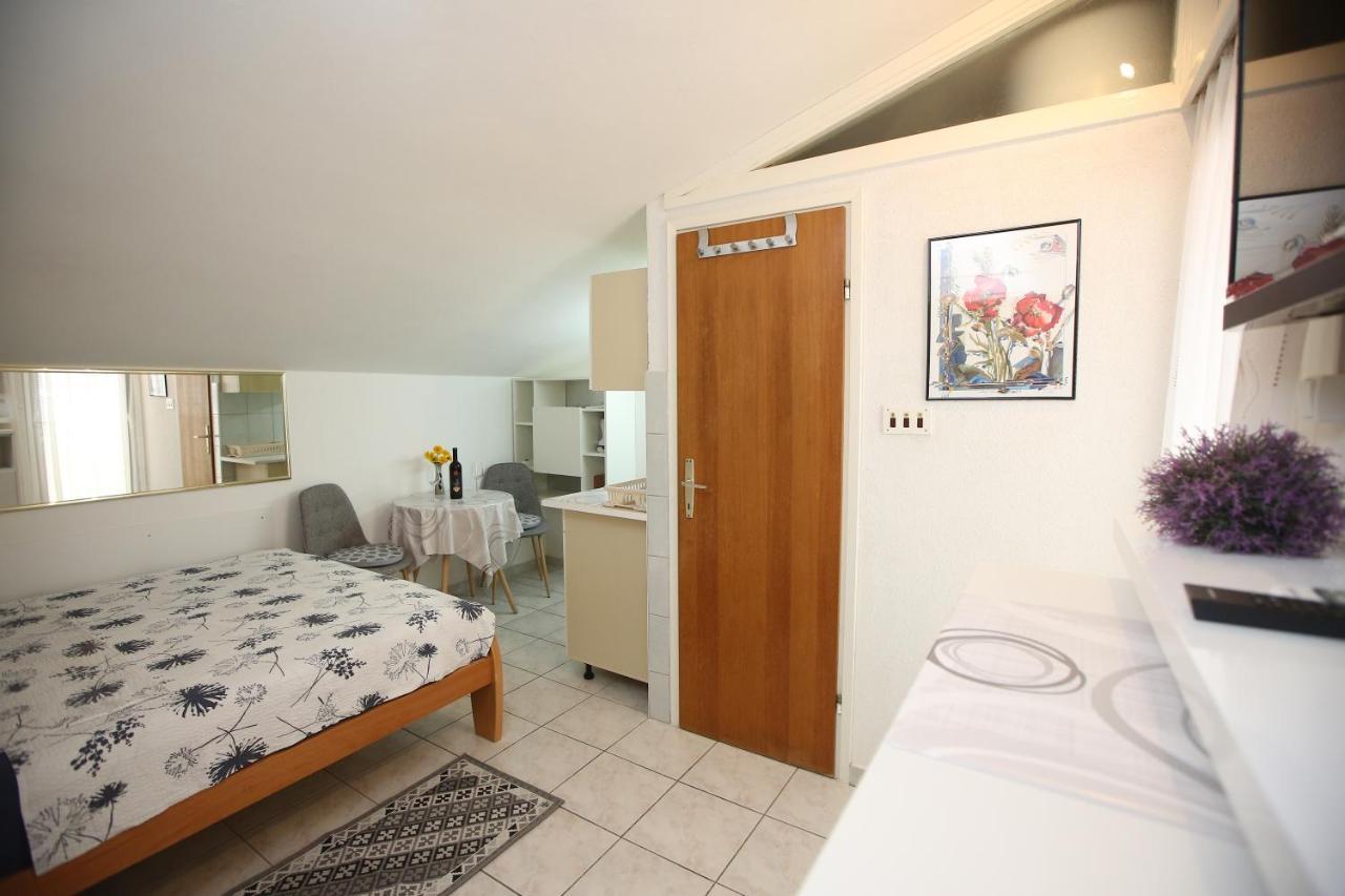 Stela Apartment