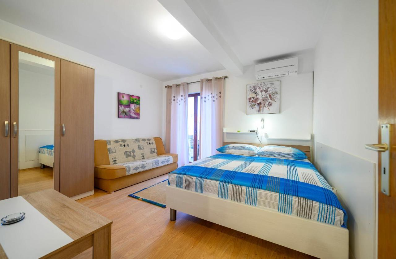 Apartment Stela